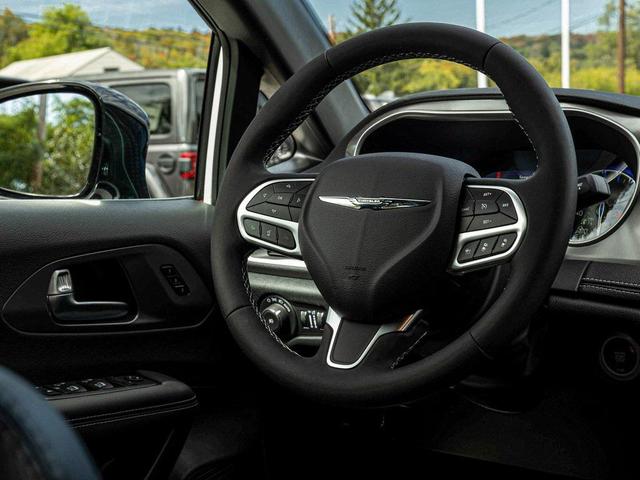 Photo of 2026 Pw7 Chrysler Pacifica
