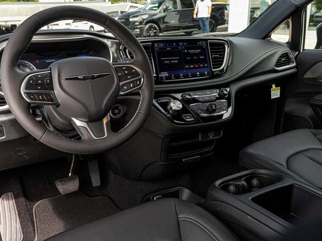 Photo of 2026 Pw7 Chrysler Pacifica