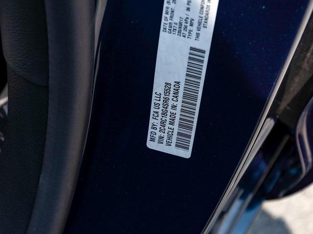 Photo of 2025 Fathom Blue Pearlcoat Chrysler Pacifica