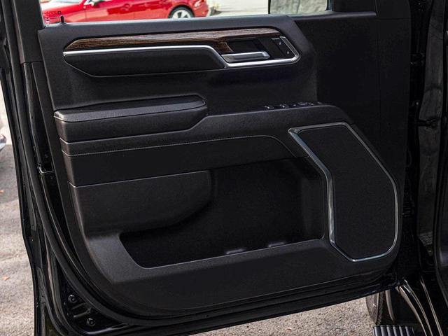 Photo of 2023 Onyx Black GMC Sierra 1500