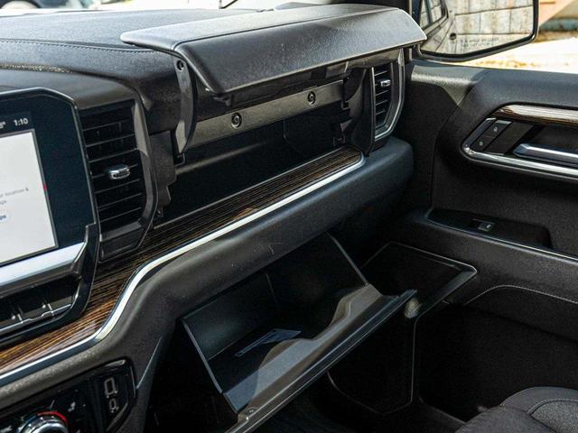 Photo of 2023 Onyx Black GMC Sierra 1500
