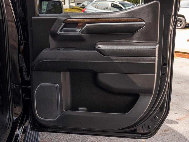 Photo of 2023 Onyx Black GMC Sierra 1500