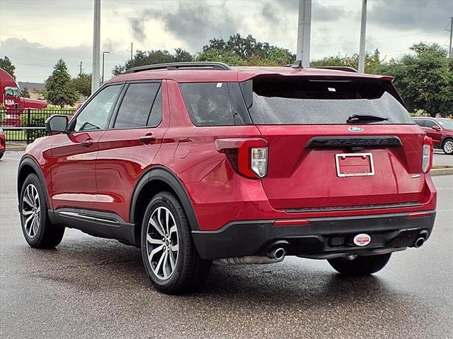 Photo of 2022 Rapid Red Metallic Tinted Clearcoat Ford Explorer