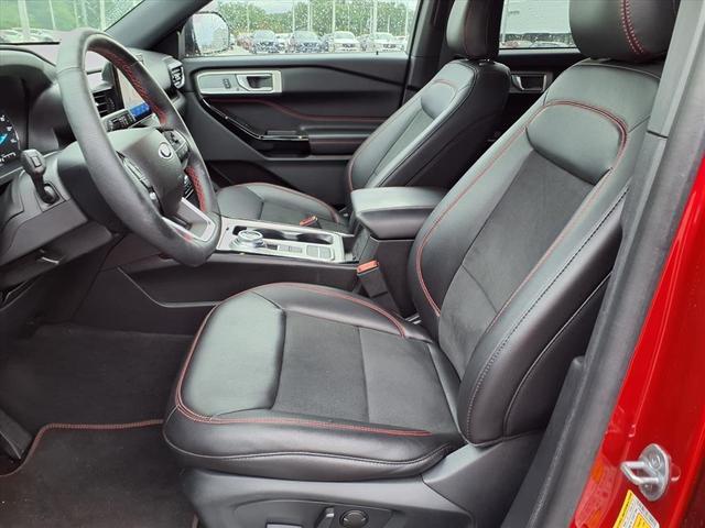 Photo of 2022 Rapid Red Metallic Tinted Clearcoat Ford Explorer