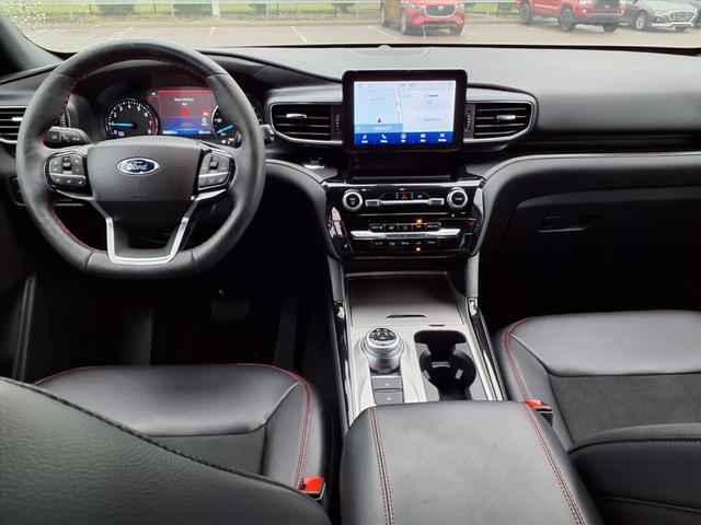 Photo of 2022 Rapid Red Metallic Tinted Clearcoat Ford Explorer