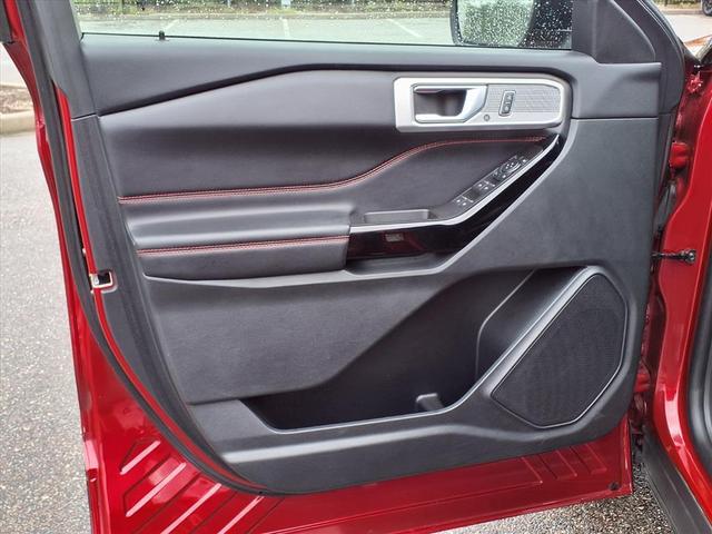 Photo of 2022 Rapid Red Metallic Tinted Clearcoat Ford Explorer