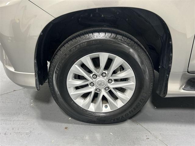 Photo of 2022 Gray Lexus GX 460