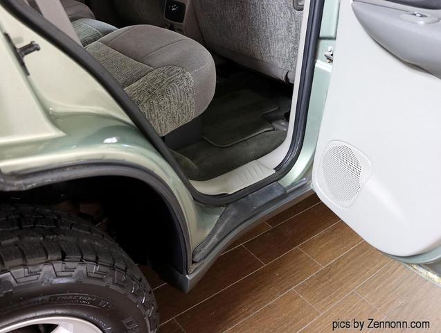 Photo of 2003 Silver Green Metallic Chevrolet Trailblazer