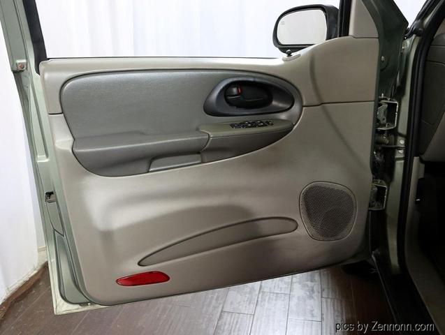 Photo of 2003 Silver Green Metallic Chevrolet Trailblazer