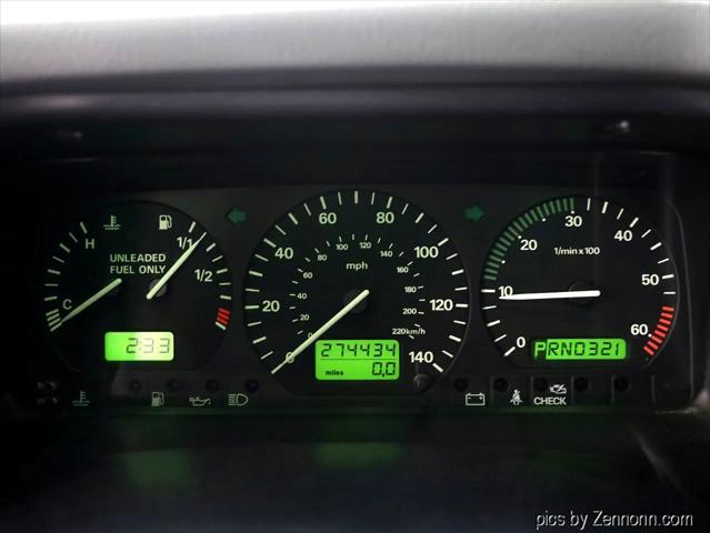 Photo of 1999 White Volkswagen Eurovan