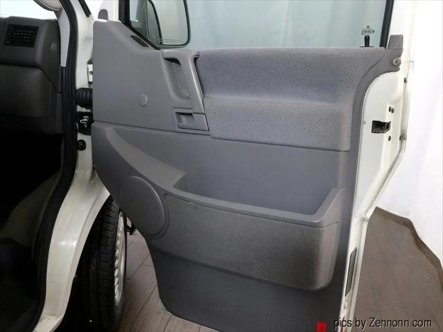 Photo of 1999 White Volkswagen Eurovan