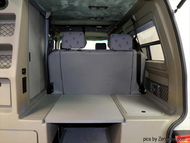 Photo of 1999 White Volkswagen Eurovan