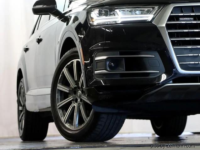Photo of 2018 Black Audi Q7