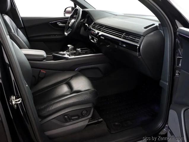 Photo of 2018 Black Audi Q7