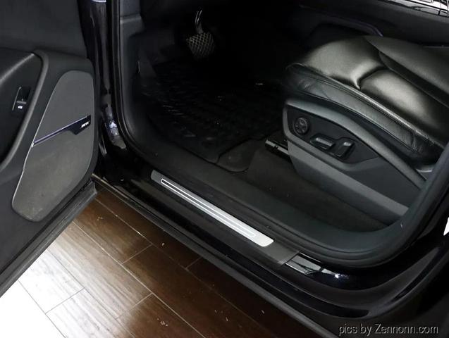 Photo of 2018 Black Audi Q7