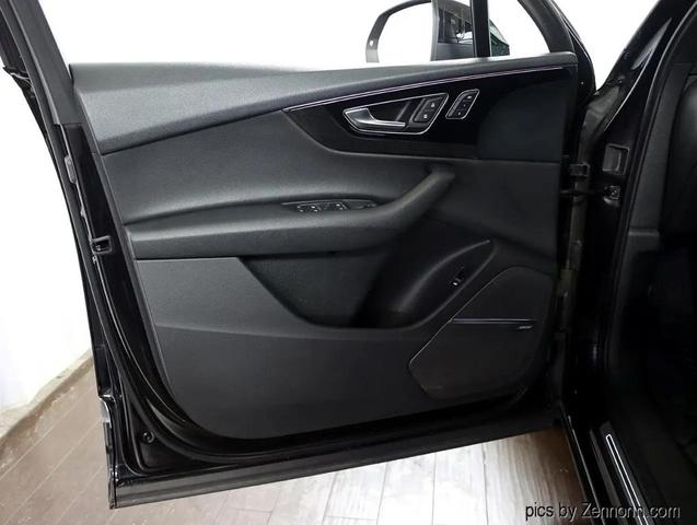 Photo of 2018 Black Audi Q7