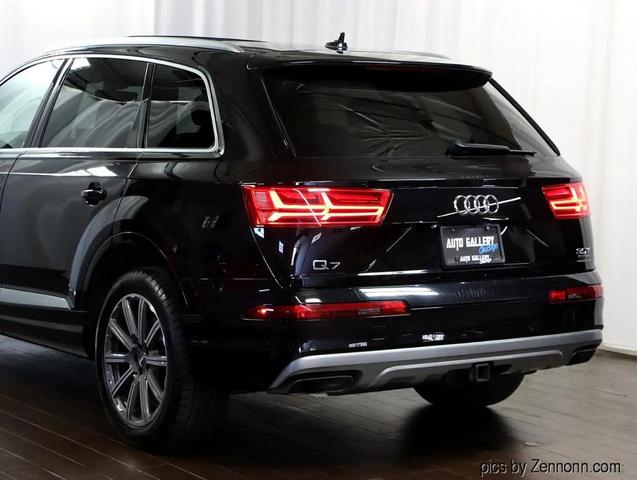 Photo of 2018 Black Audi Q7