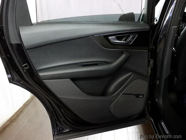 Photo of 2018 Black Audi Q7