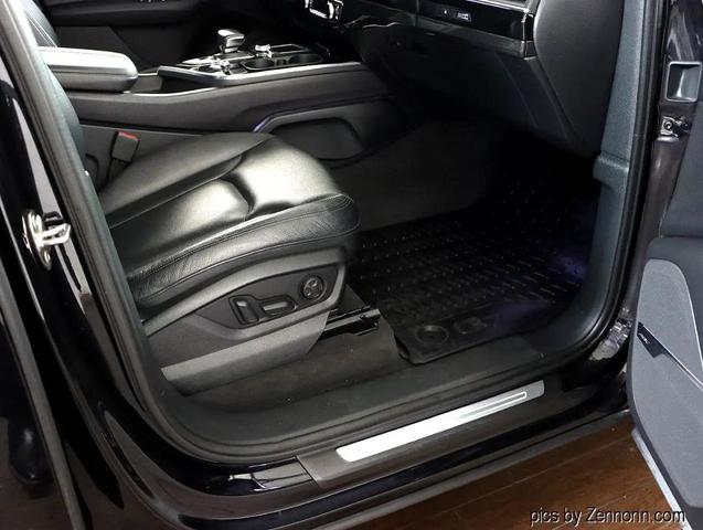 Photo of 2018 Black Audi Q7