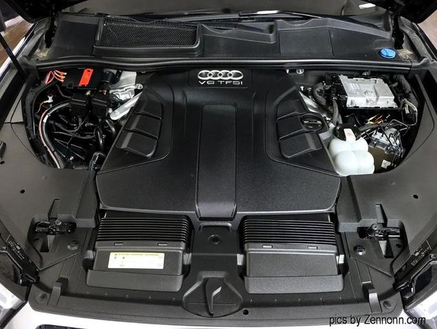 Photo of 2018 Black Audi Q7