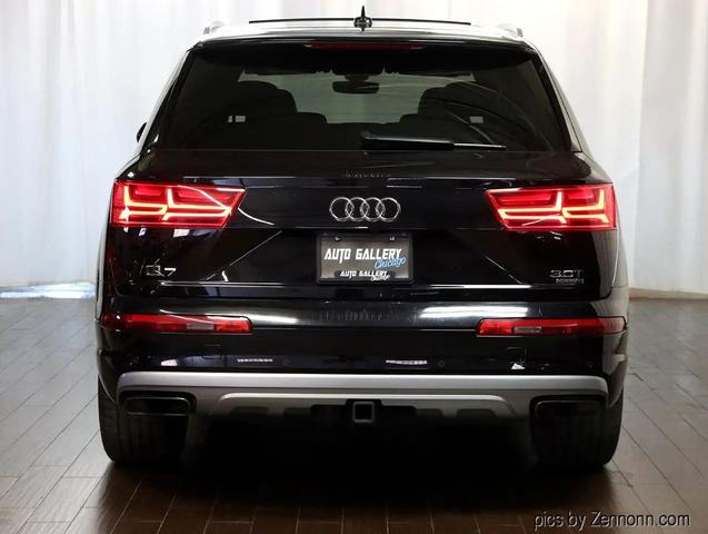 Photo of 2018 Black Audi Q7