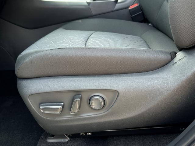 Photo of 2025 Ice Cap Toyota RAV4