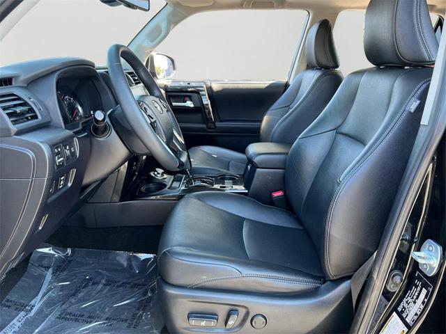 Photo of 2021 Midnight Black Metallic Toyota 4Runner