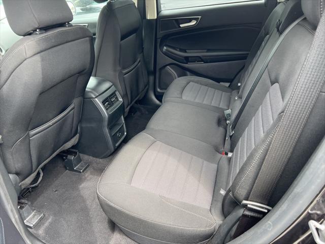 Photo of 2021 Black Metallic Ford Edge