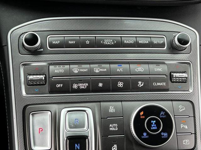 Photo of 2023 Black Noir Pearl Hyundai SANTA FE