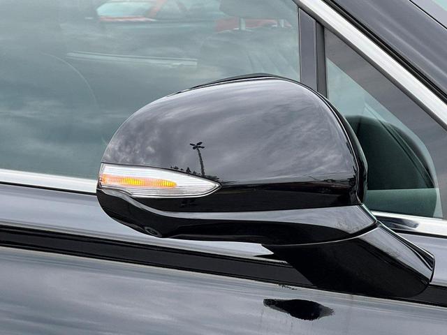 Photo of 2023 Black Noir Pearl Hyundai SANTA FE