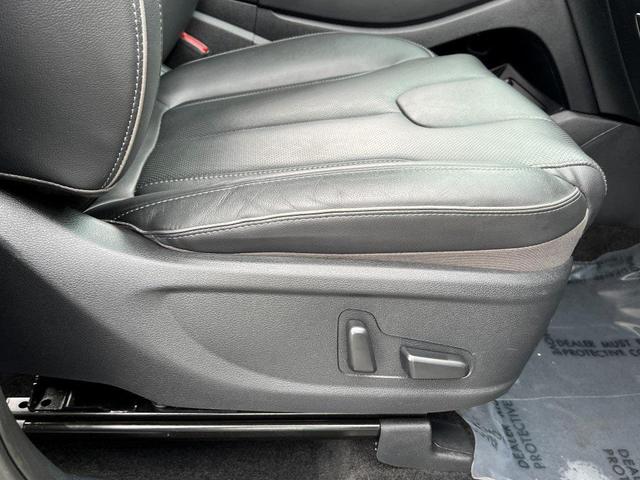 Photo of 2023 Black Noir Pearl Hyundai SANTA FE