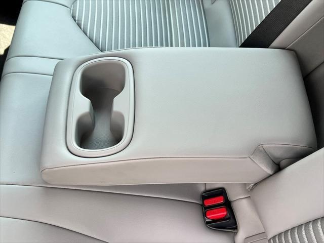 Photo of 2021 Super White Toyota Camry
