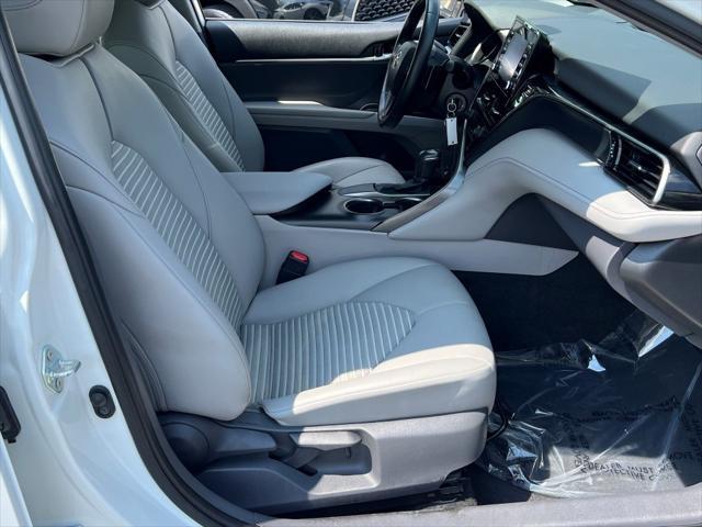 Photo of 2021 Super White Toyota Camry