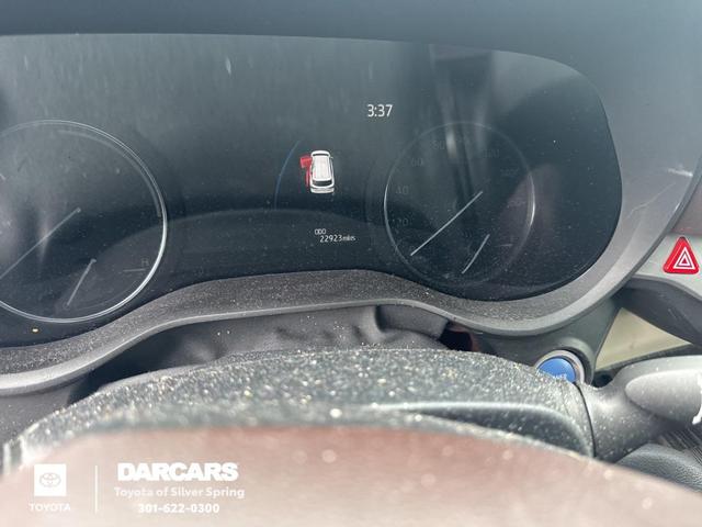 Photo of 2023 Celestial Silver Metallic Toyota Sienna