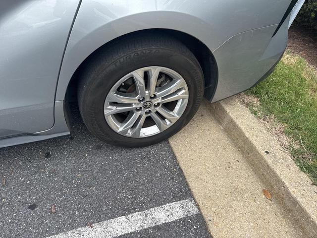 Photo of 2023 Celestial Silver Metallic Toyota Sienna