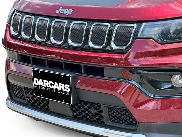 Photo of 2022 Velvet Red Pearlcoat Jeep Compass