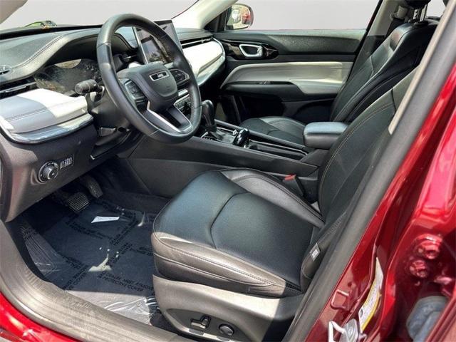 Photo of 2022 Velvet Red Pearlcoat Jeep Compass
