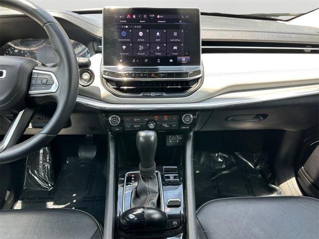 Photo of 2022 Velvet Red Pearlcoat Jeep Compass