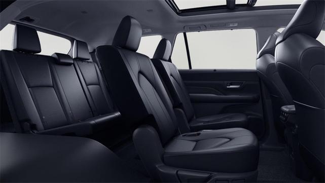 Photo of 2026 Wind Chill Pearl Toyota Grand Highlander