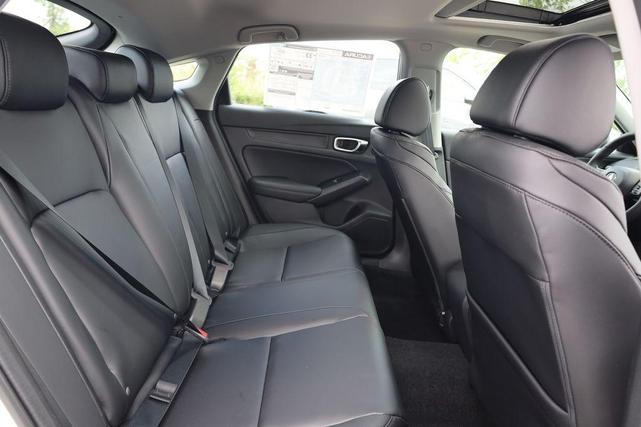 Photo of 2025 Platinum White Pearl Acura Integra