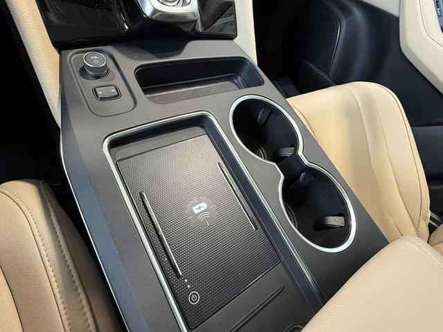 Photo of 2026 Platinum White Pearl Acura MDX