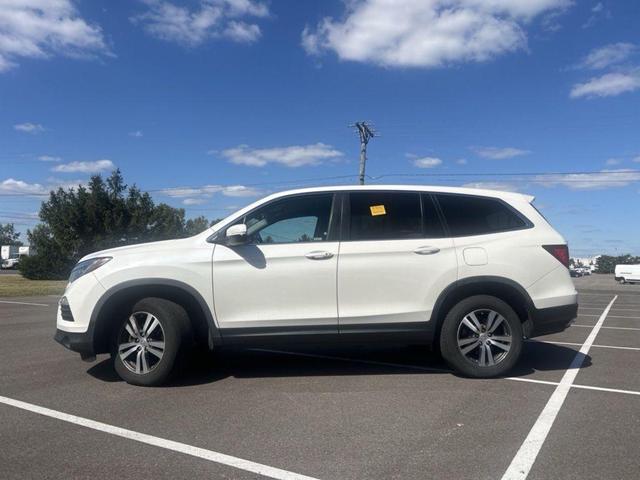 Photo of 2018 White Diamond Pearl Honda Pilot