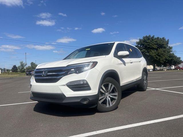 Photo of 2018 White Diamond Pearl Honda Pilot