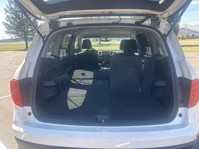 Photo of 2018 White Diamond Pearl Honda Pilot