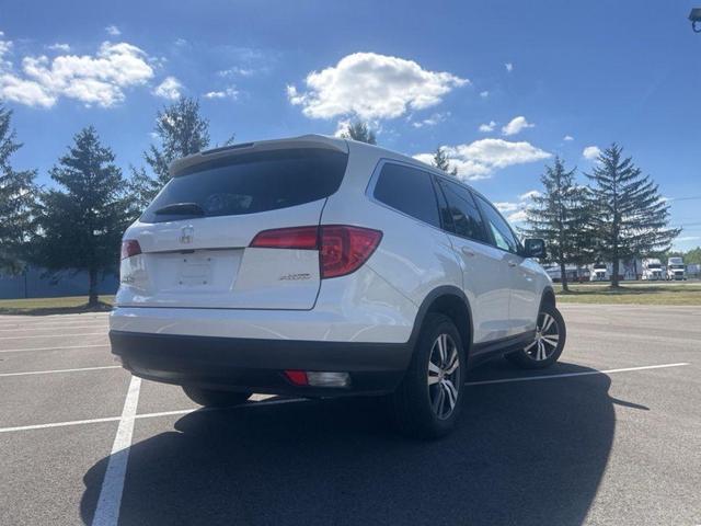 Photo of 2018 White Diamond Pearl Honda Pilot