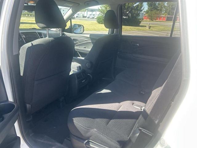 Photo of 2018 White Diamond Pearl Honda Pilot