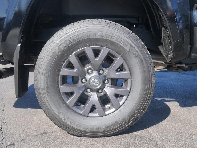 Photo of 2022 Midnight Black Metallic Toyota Tacoma