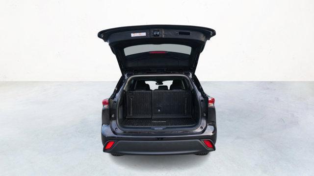 Photo of 2022 BROWN Toyota Highlander
