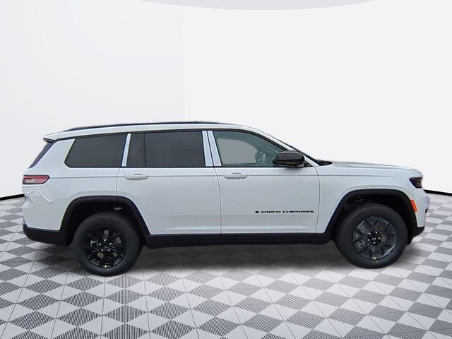 Photo of 2025 Bright White Clearcoat Jeep Grand Cherokee L