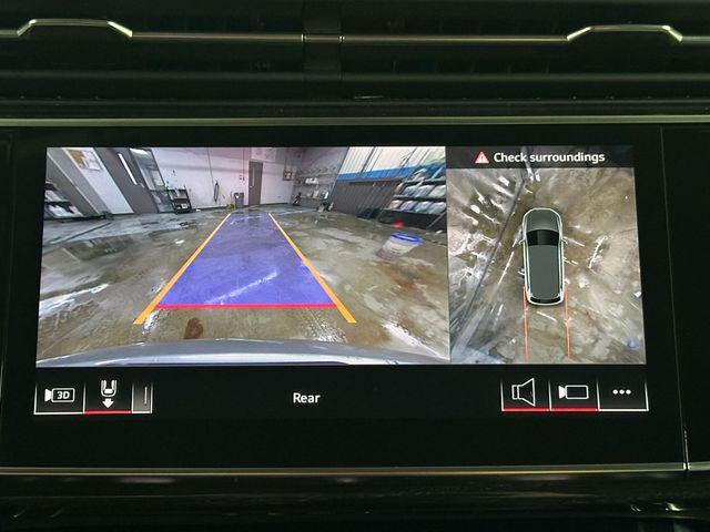 Photo of 2024 Satellite Silver Metallic Audi Q7